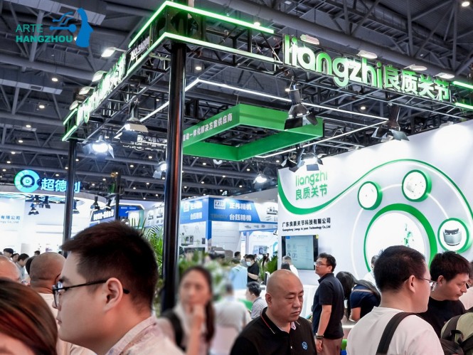 1764819406167202.jpg 人形机器人展览会 (32).jpg